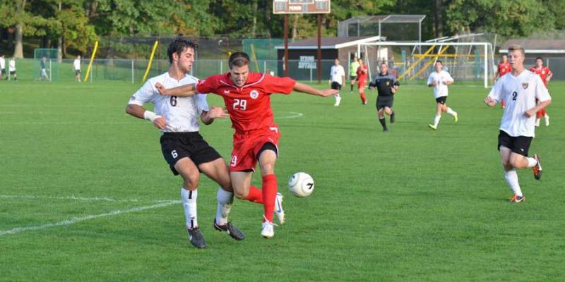 Khả năng đeo cầu thủ đối phương là điều mà hậu vệ luôn cần