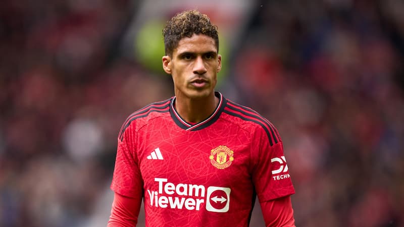 Chuyện tình của Raphael Varane và Camille Tytgat