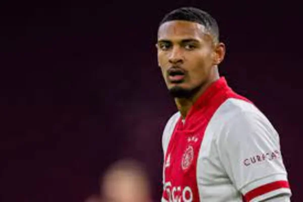 Hình 2: Tiền đạo trẻ tuổi sebastien Haller&nbsp;