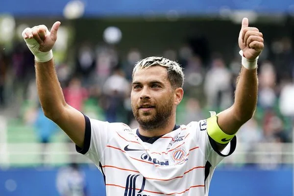 Hình 2: Cầu thủ Teji Savanier