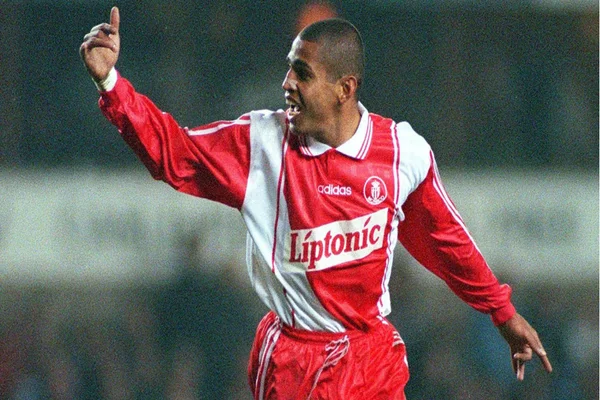 Hình 2: Sonny Anderson đã ghi được 138 bàn thắng tại mùa giải Ligue 1