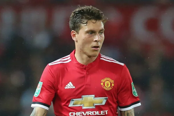Hình 2: Victor Lindelof là trung vệ chơi tốt nhất Bundesliga